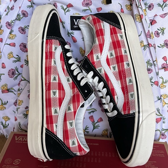 Vans Men’s Old Skool 36 D
Anaheim Factory 0g Plaid
VN0A4BW3RED
Sneakers - Picture 12 of 16